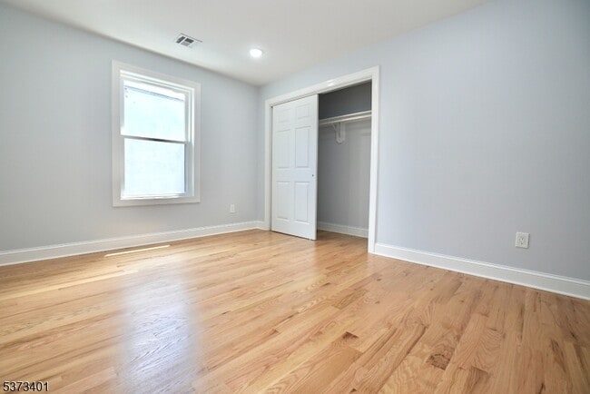 Building Photo - 226 Park Ave