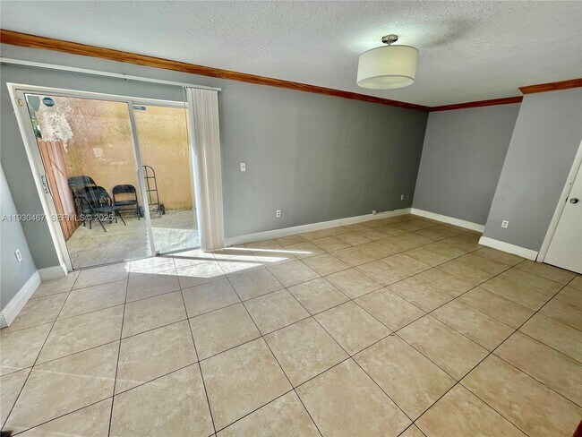 Building Photo - 10223 SW 156th Ave