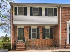 Building Photo - 6520 Roswell Rd