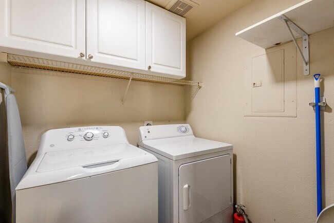 Building Photo - 15095 N Thompson Peak Pkwy