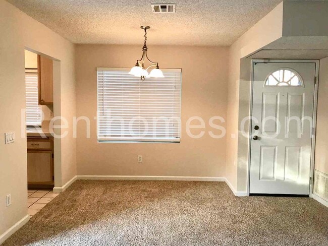 Building Photo - Mira Mesa, 10628 Dabney Dr #163, All Appli...