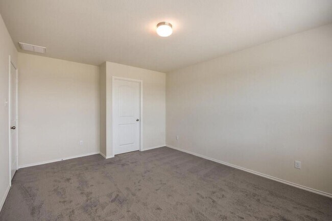 Building Photo - 276 La Dera Dr