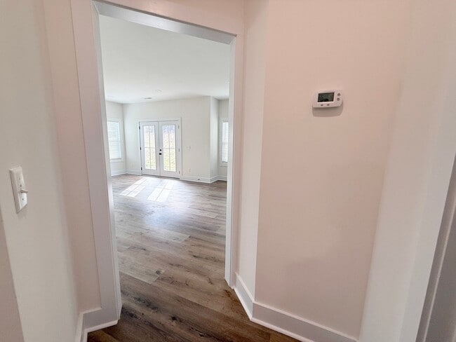 Building Photo - 3 Bedroom Home with 2 Car Garage and Resort Style Pool Access