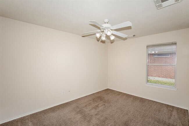 Building Photo - 5008 Blanco Dr
