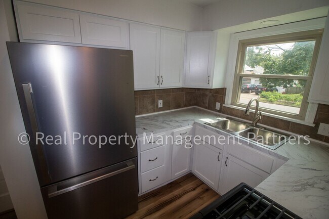 Building Photo - 1350 Giddings Ave SE