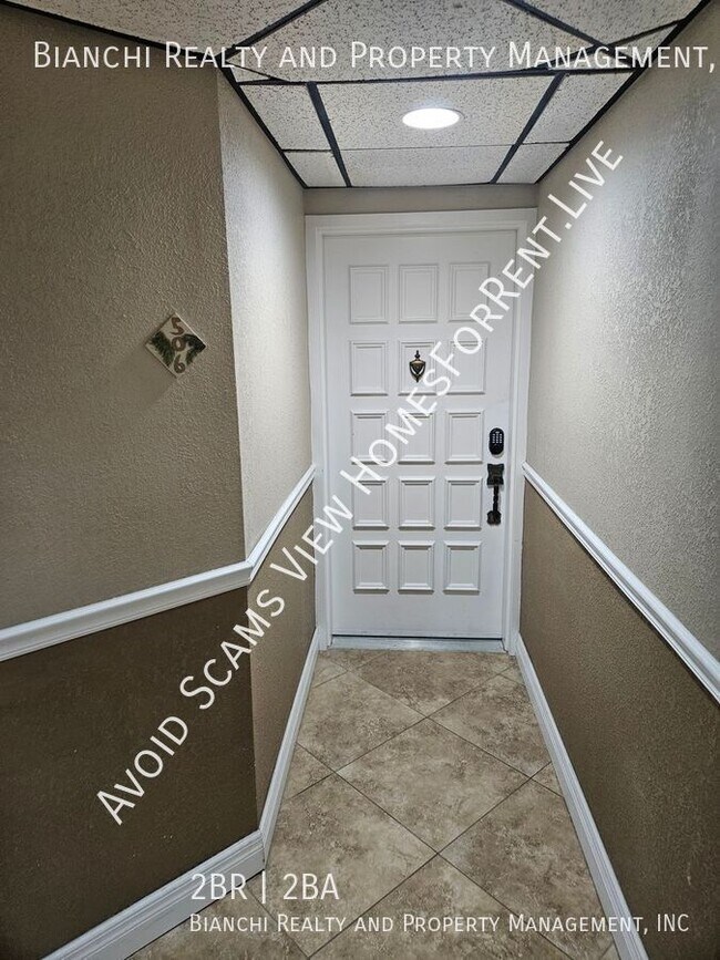 Building Photo - 6365 Bahia Del Mar Blvd S