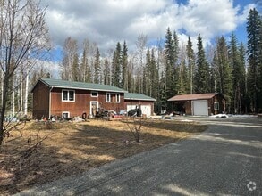 Building Photo - Spacious home in North Pole / 2 Car Garage