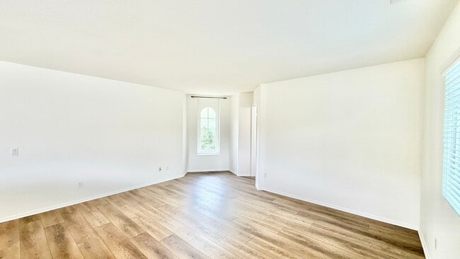 Building Photo - Beautifully Maintained & Spacious Two-Story Home in the Privately-gated Belleza Community of San ...