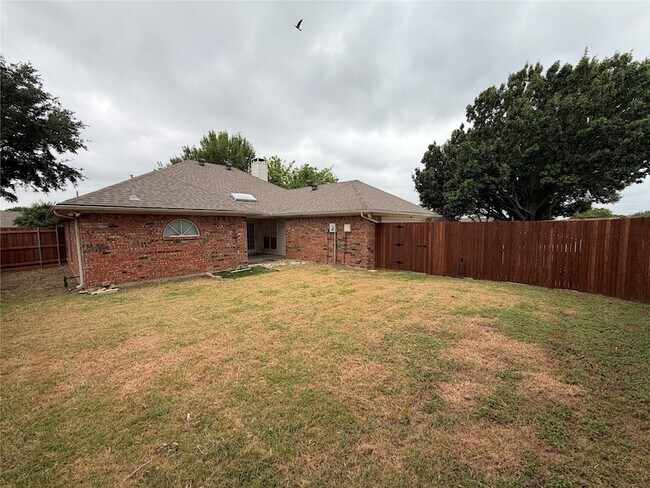 Building Photo - 1426 Mapleview Dr