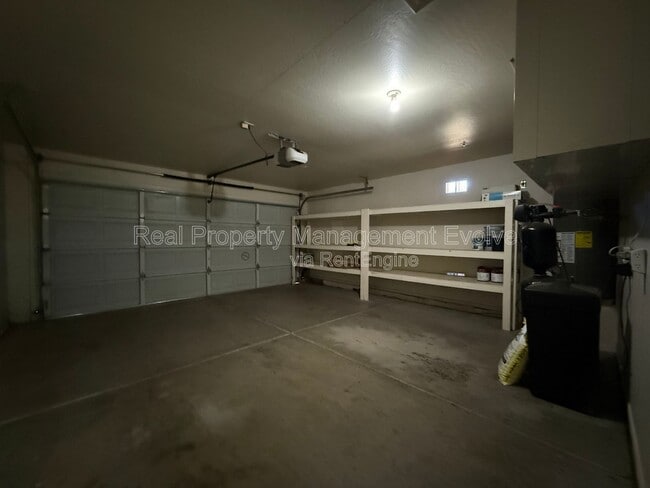 Building Photo - 3085 N 87th Pl