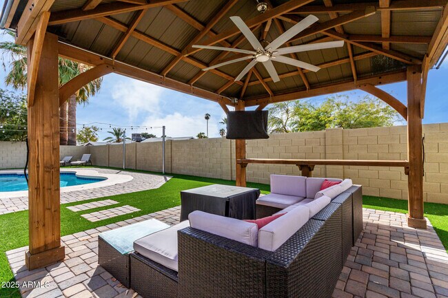 Building Photo - 3503 E Campo Bello Dr