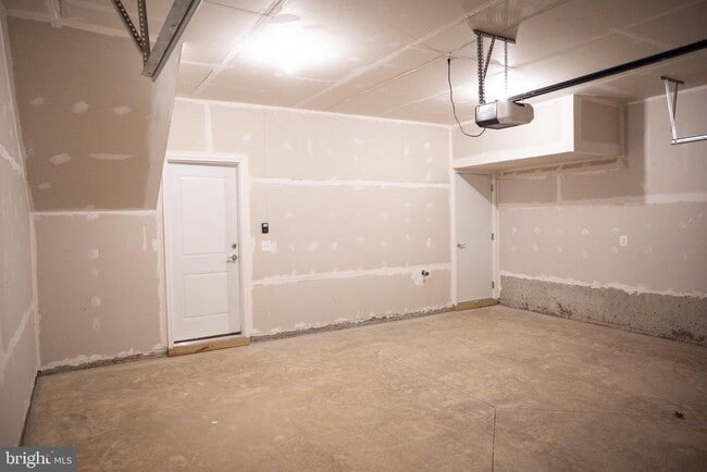 Building Photo - 238 Mainstream Dr
