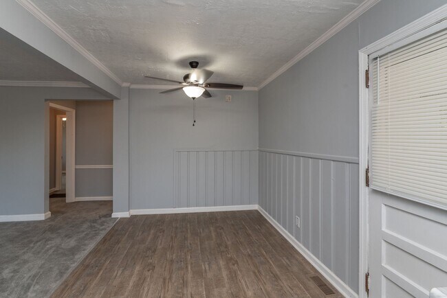 Building Photo - $1,250 - 3 bed/1 bath single-family home f...