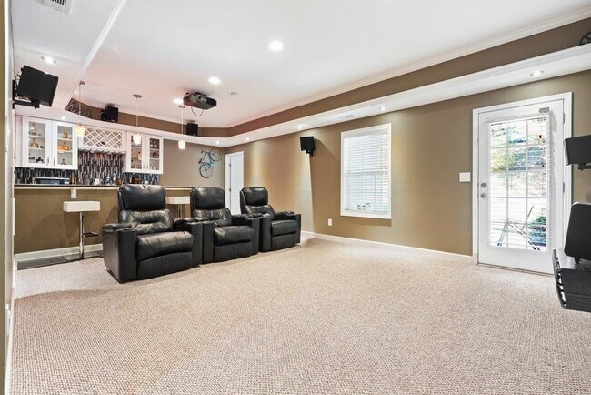 Building Photo - 3888 Fairhill Point