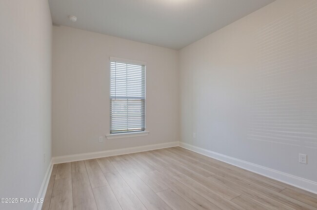 Building Photo - 117 Steep Mdws Ln