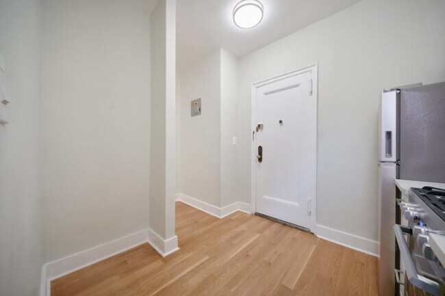 Building Photo - 0 bedroom in New York NY 10011