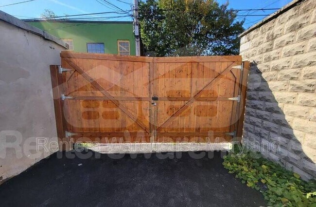 Building Photo - 1421 W Baltimore St