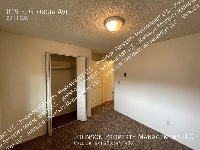 Building Photo - Cozy 2-Bedroom Apartment in Central Nampa ...