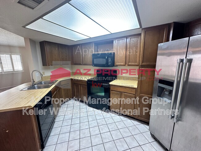Building Photo - 4770 W New World Dr