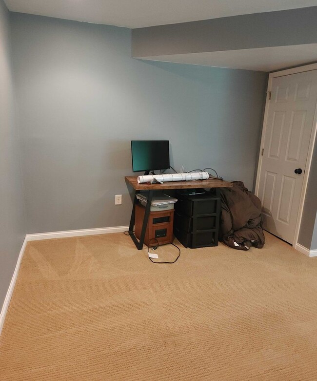 Building Photo - Ready to go forest lake 3 bed 4 bath townh...