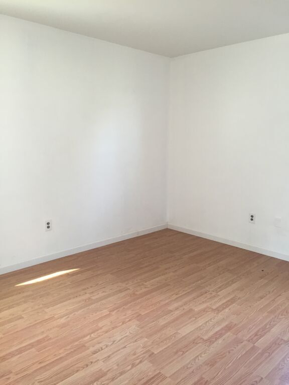 Building Photo - 3 Bed 2 bath Kensignton Rancher