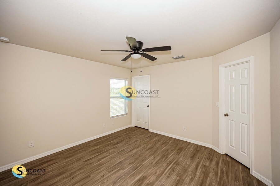 Building Photo - 11161 Pendleton Ave