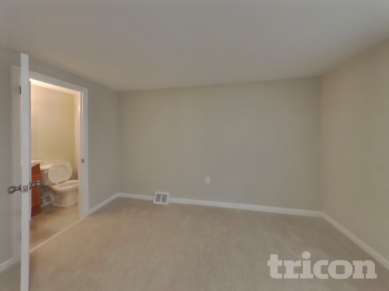 Building Photo - 1229 Tyler St