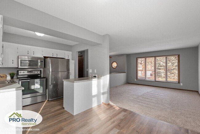 Building Photo - 3 Bedroom House in Oakdale