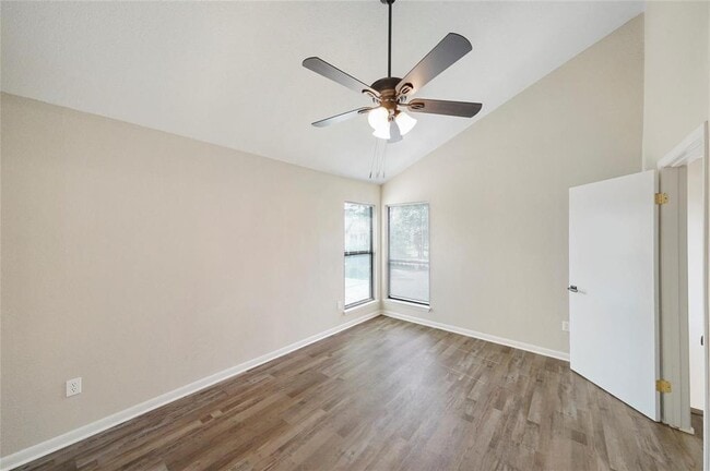Building Photo - 3230 Poe Dr