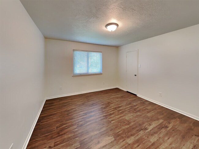Building Photo - 7007 Durango Dr