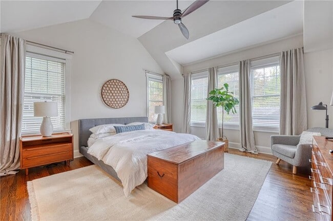 Building Photo - 997 Blue Ridge Ave NE