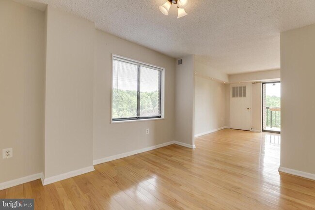 Building Photo - 200 N Pickett St