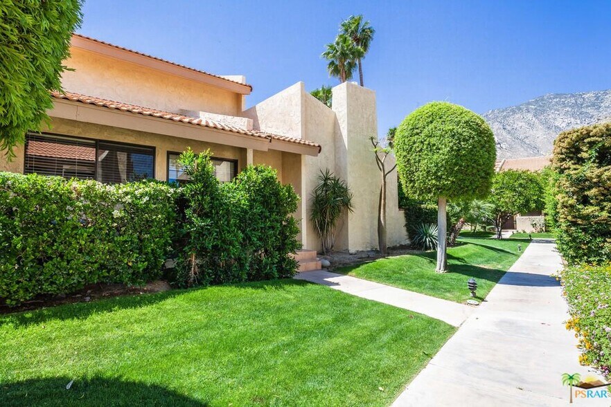 Building Photo - 2600 S Palm Canyon Dr