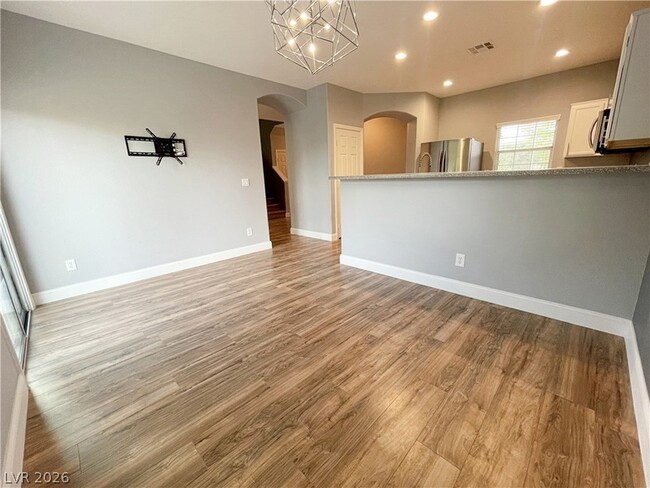 Building Photo - 2825 Woodland Park Ave