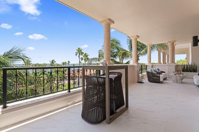 Building Photo - 19143 Fisher Island Dr