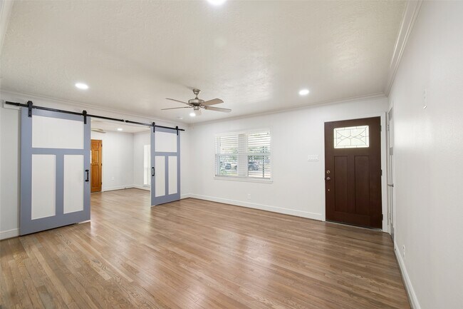 Building Photo - 855 Judiway St