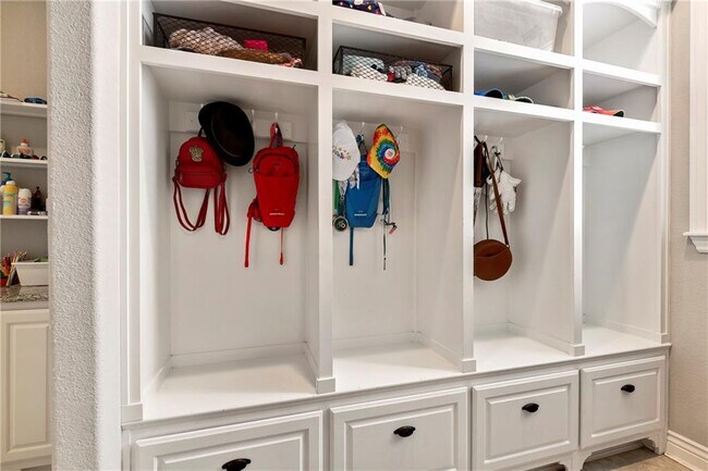 Building Photo - 4502 NE Birchgrove Pl