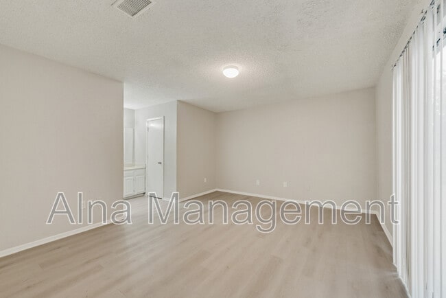 Building Photo - 1704 Fieldstone Ct