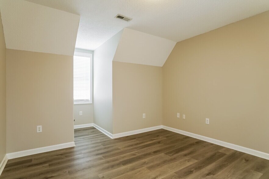 Building Photo - 601 Quest Ridge Dr