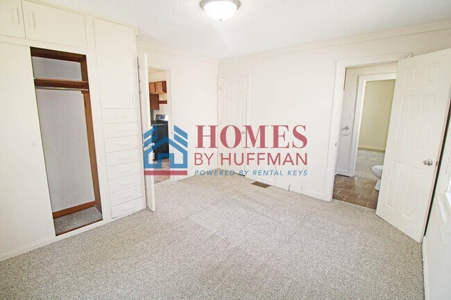 Building Photo - Westside | Two Bedroom House | Updated