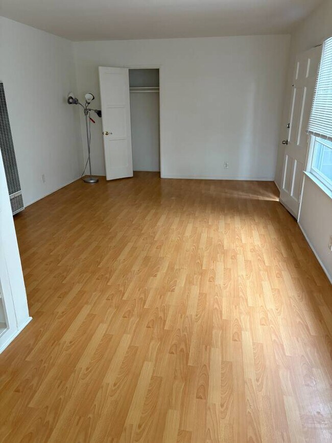 Building Photo - 3707 Cardiff Ave