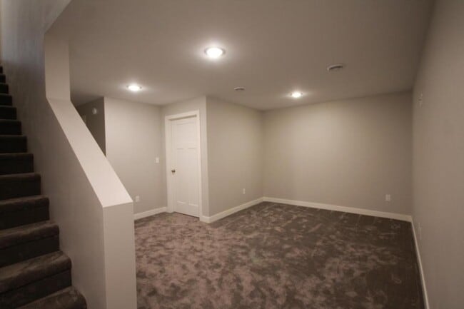 Building Photo - 109 N 10th St