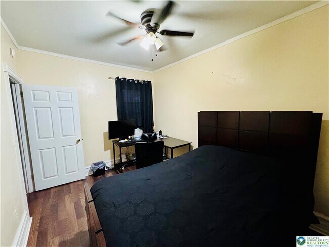 Building Photo - 1523 W Chew St