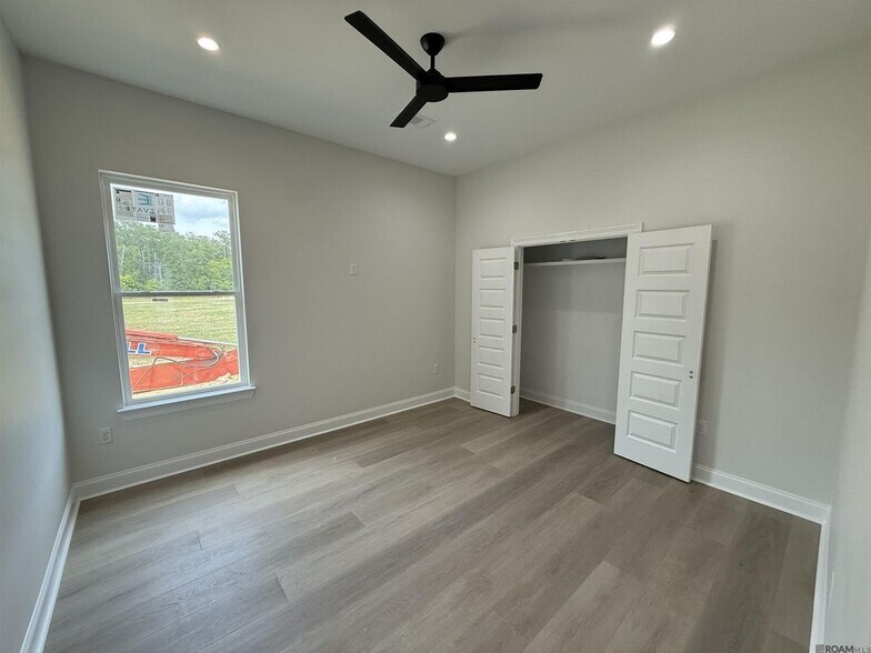 Building Photo - 12811 St Croix Ct