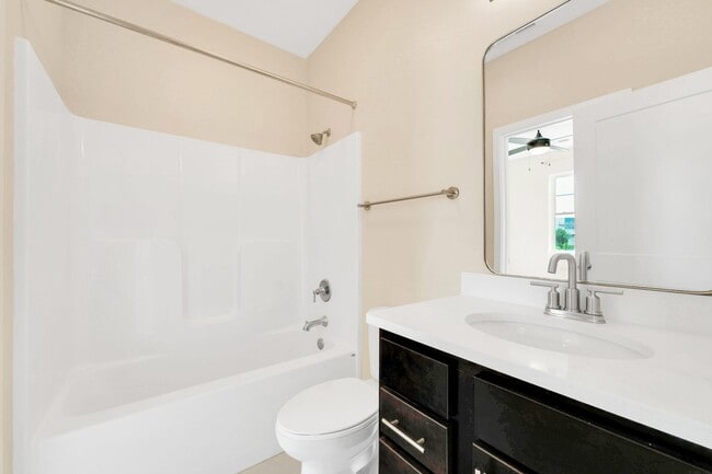 Building Photo - West Beverly Lofts - 102