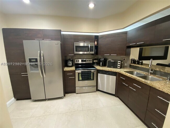 Building Photo - 8806 SW 130th Ct