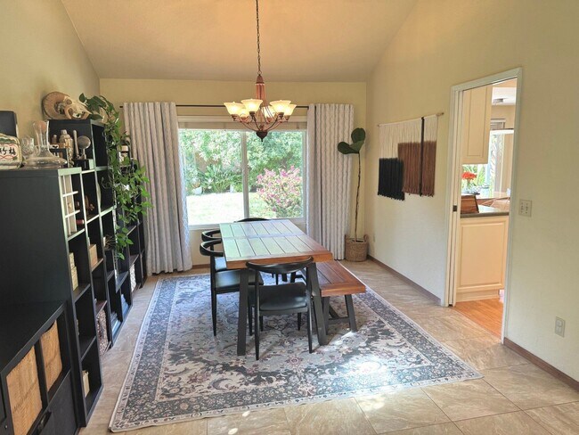 Building Photo - Spacious and modern 3 bedroom home within the prestigious Terraces of Cantebria subdivision.