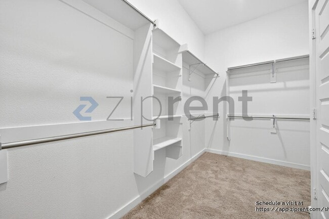 Building Photo - 413 Honeyhill Dr