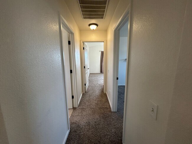 Building Photo - Nice home in North Turlock!