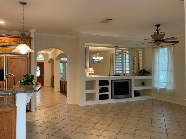 Building Photo - 120 Brazos Dr